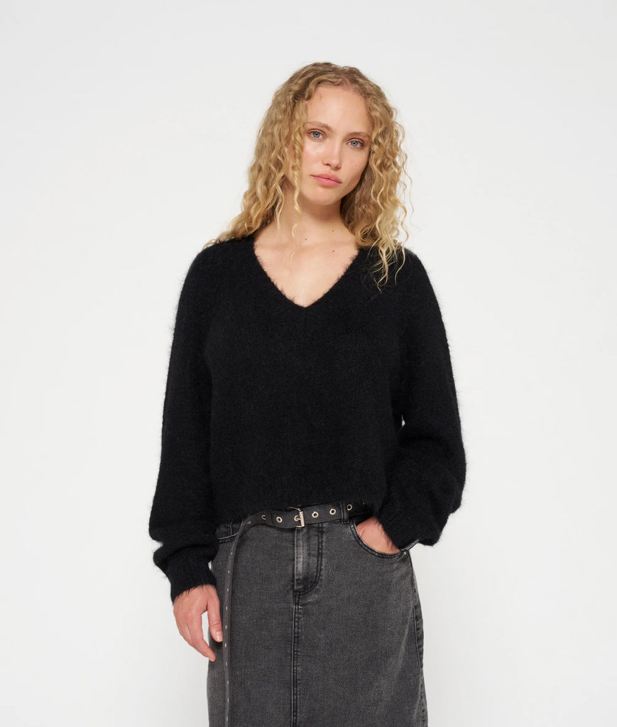 10 Days Amsterdam Cropped V-Neck Sweater Knit