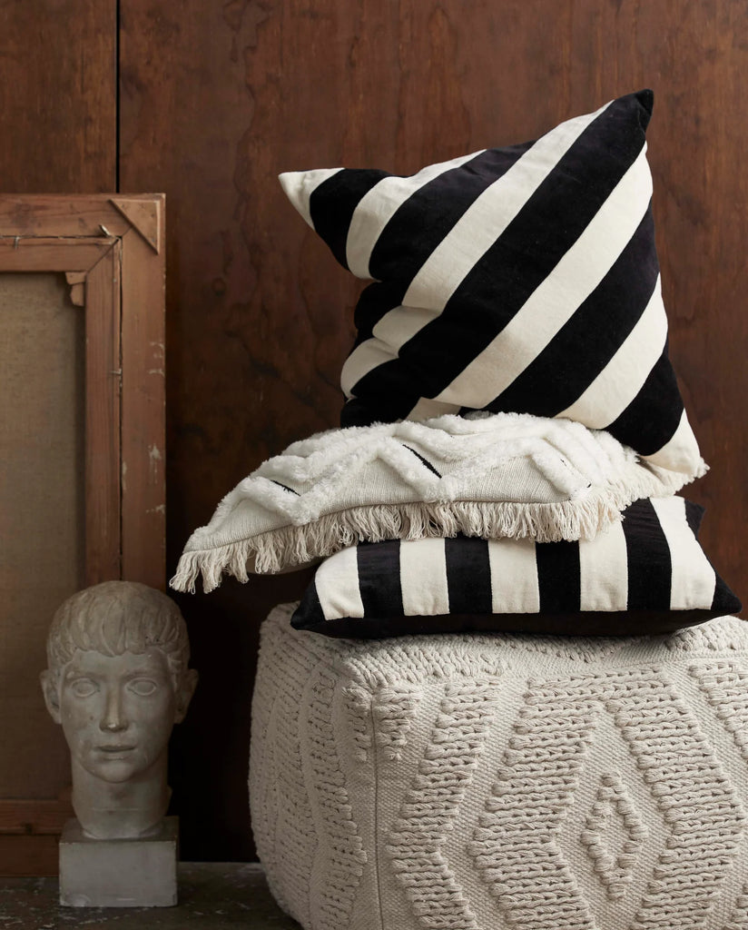 Wular Pouf